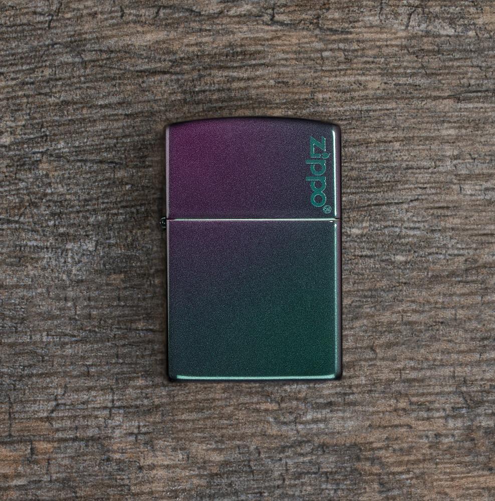 Zippo Classic Iridescent Lighter – Turquoise & Violet Ombre