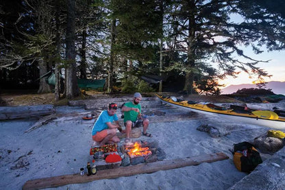 Hennessy Hammock Safari Deluxe Zip Hammock M66 - Heavy Duty Zip Hammock With Rain Fly And No See Um Netting by Hennessy Hammock