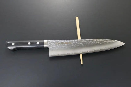 Kanetsune Gyutou 210mm KC-947 - Hammered Hon-Warikomi Clad Blade With VG-1 Core And SUS410 Stainless by Kanetsune