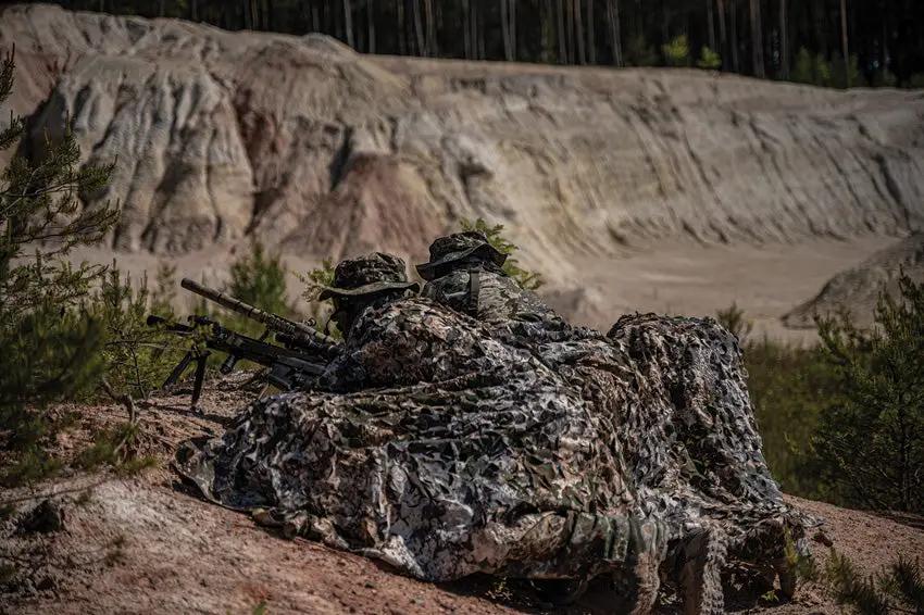 Mil-Tec Laser Cut Net 14460065 - Outdoor Camouflage Netting With Eyelets For Equipment And Sun Protection 60x118 Inches by Mil-Tec