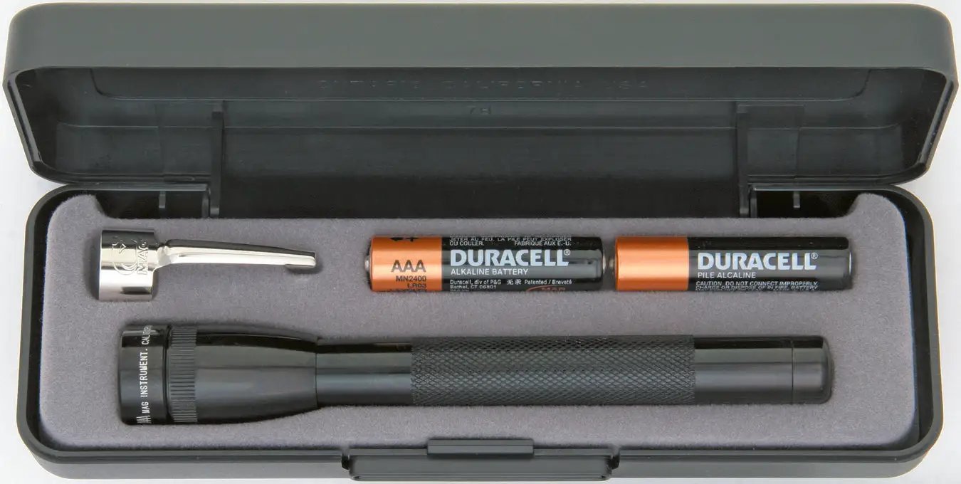 Maglite Mini Flashlight With Adjustable Beam Aluminum Body Gift Boxed Includes Two Batteries For EDC by Mag-Lite