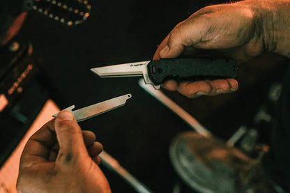 Outdoor Edge Razor VX5 Linerlock Assisted Opening Folding Knife For EDC Enthusiasts With Carbon Fiber G10 Handle by Outdoor Edge