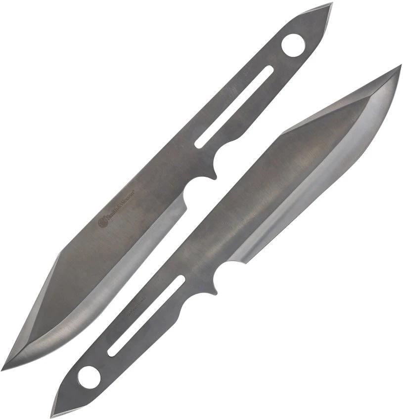 Smith and Wesson Bullseye Throwing Bowie Knife Training by Smith & Wesson