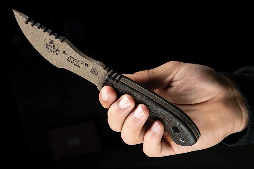 Tom Brown Tracker T2 Knife by TOPS, Tan 1095 Carbon Steel Sawback Full Tang with Kydex Sheath for Bushcraft Enthusiasts by Black Country Outdoor