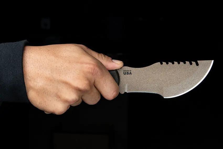 Tom Brown Tracker T2 Knife by TOPS, Tan 1095 Carbon Steel Sawback Full Tang with Kydex Sheath for Bushcraft Enthusiasts by Black Country Outdoor