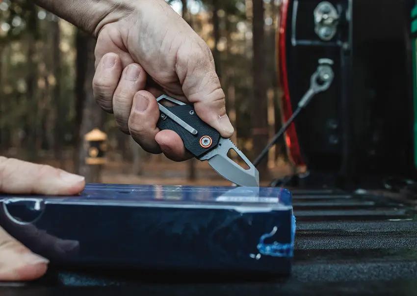 True Berm Keychain Linerlock TRU-FMK-1009 - Compact 2.5 Inch Closed Knife With TiNi Coated 1.5 Inch 7Cr17MoV Blade by TRUE